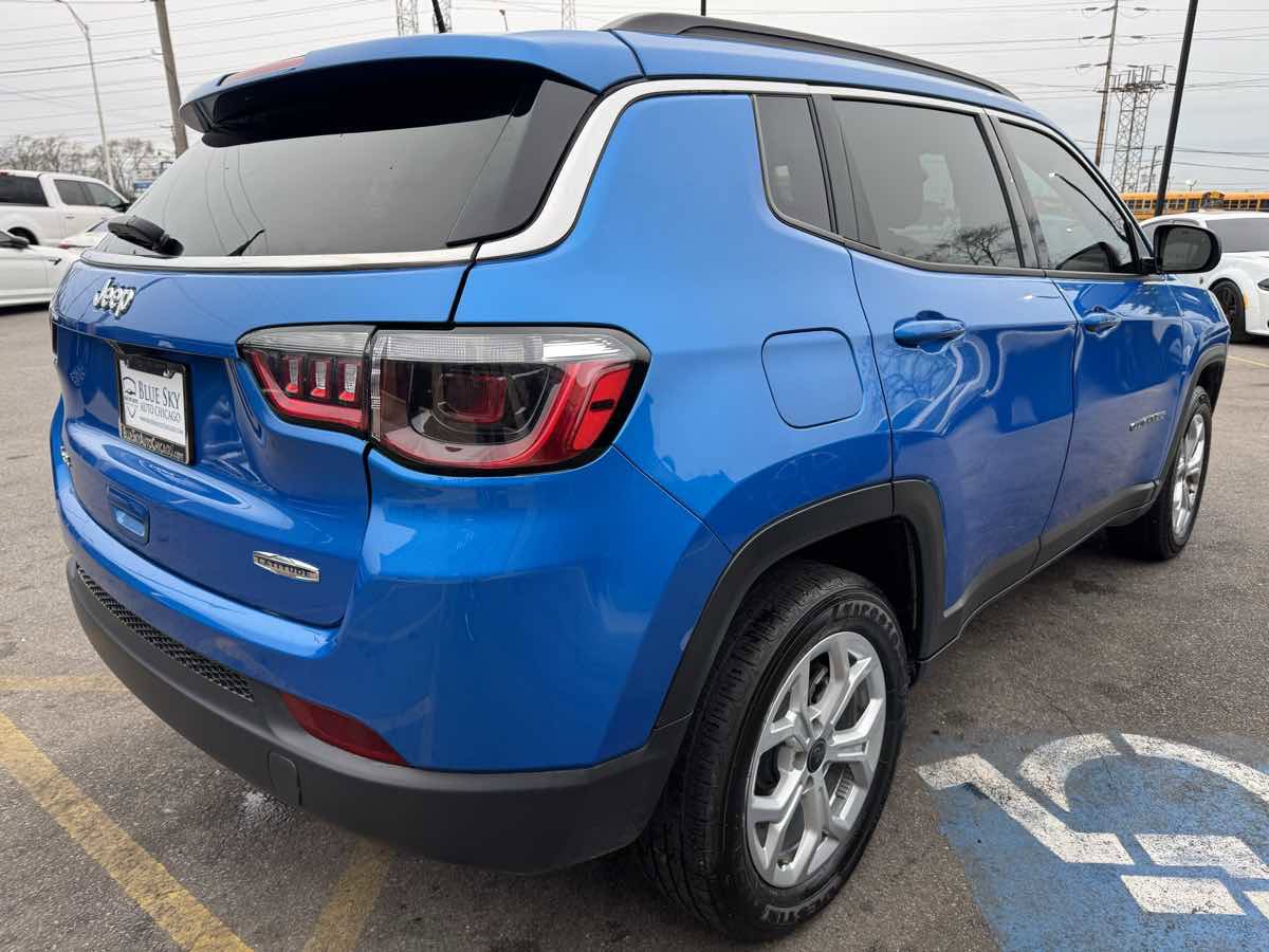 Used 2025 Jeep Compass Latitude image 5