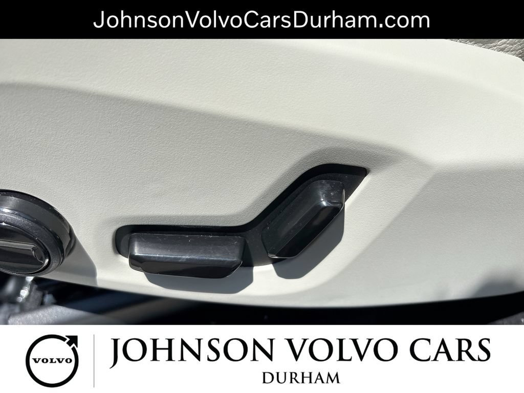 Used 2023 Volvo XC90 T8 Plus AWD/4WD image 14