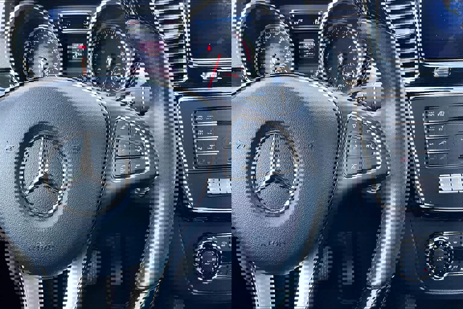 Used 2018 Mercedes-Benz GLE 350 image 25