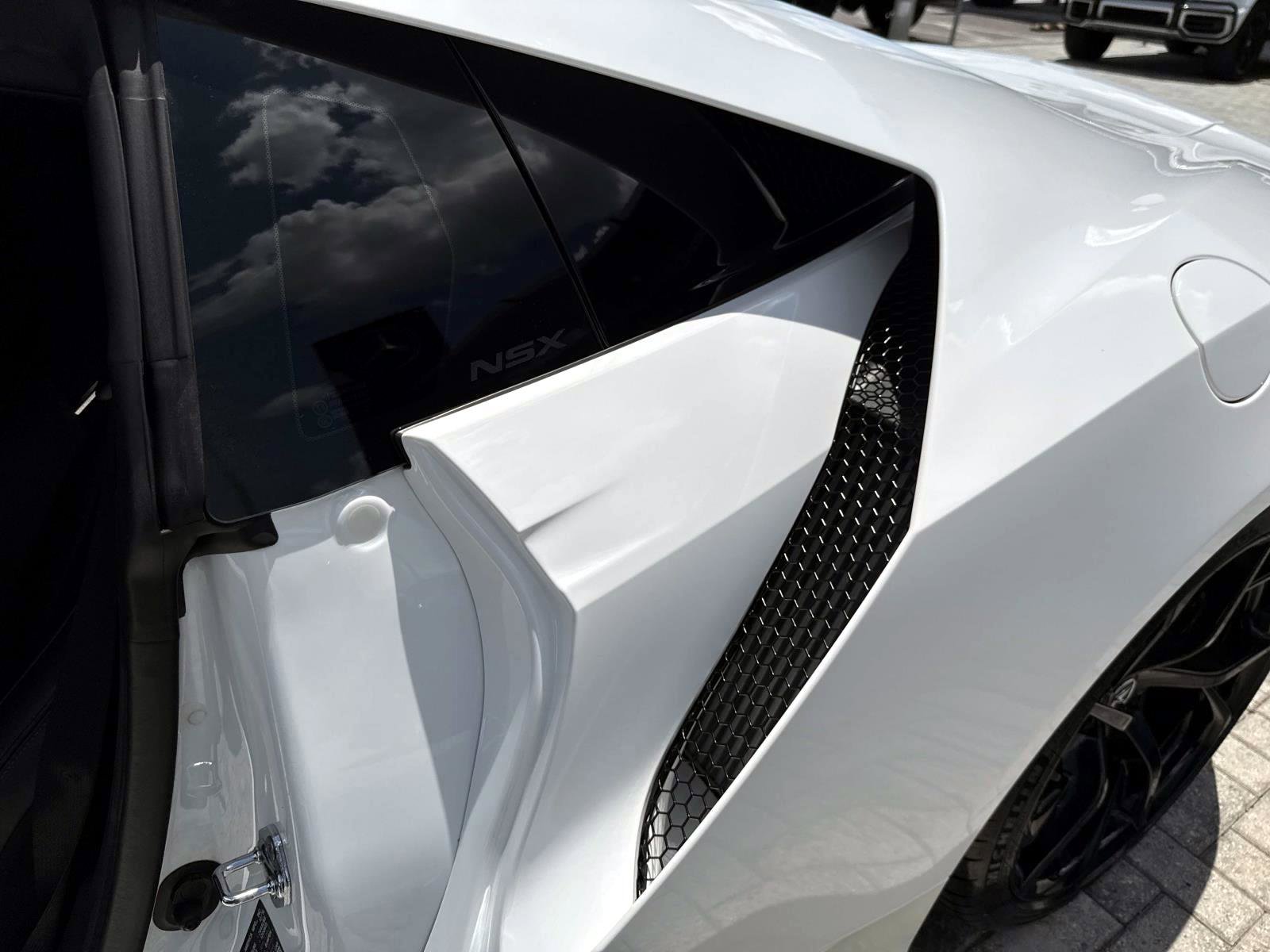Used 2017 Acura NSX AWD/4WD image 16