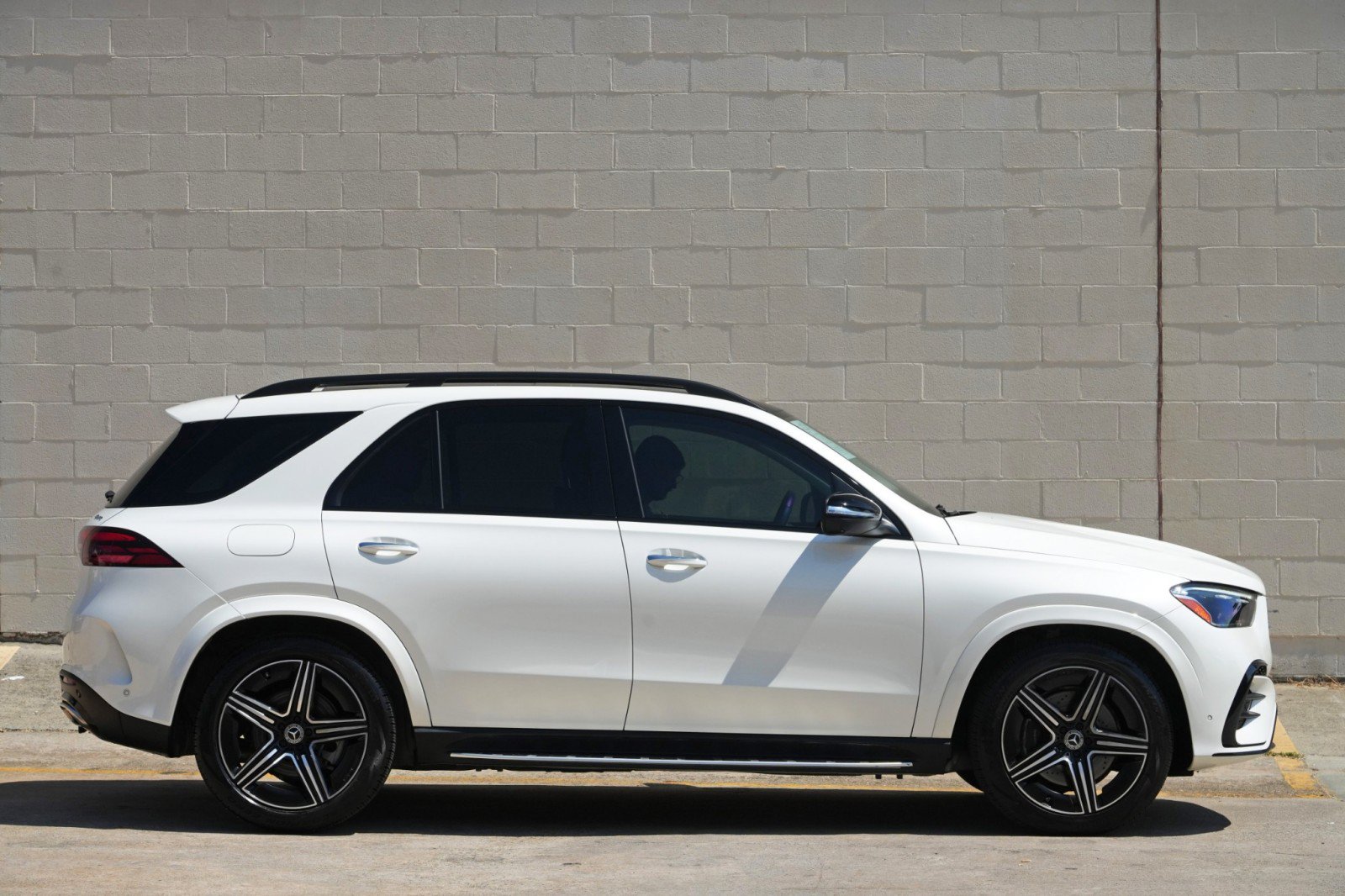 Used 2024 Mercedes-Benz GLE 580 4MATIC w/ 3rd Row Seat Package image 65