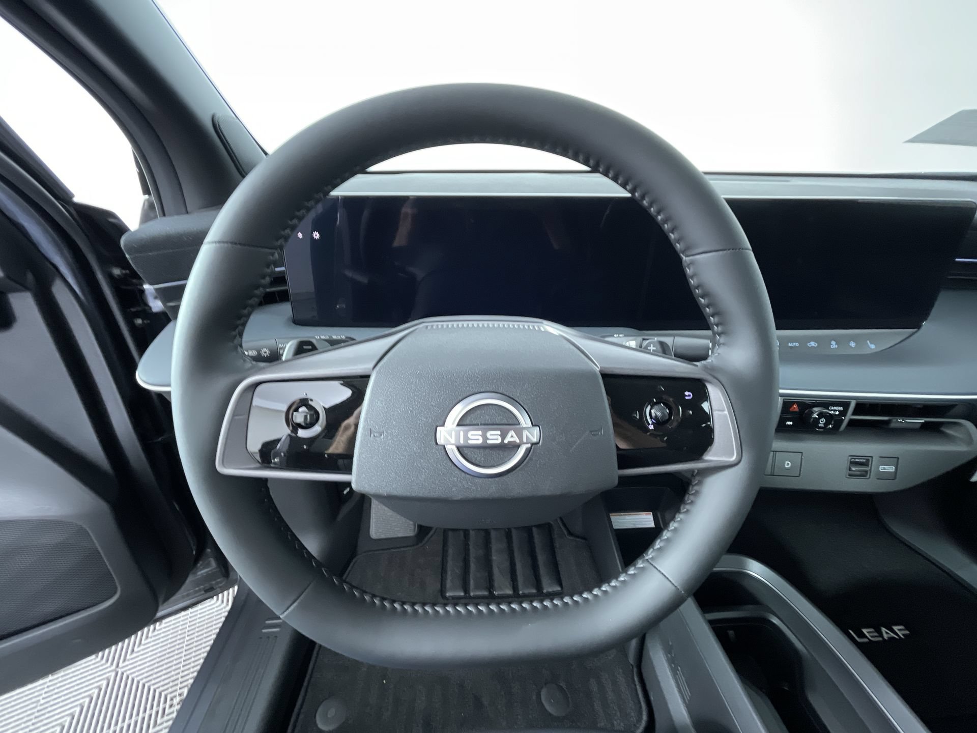 New 2026 Nissan Leaf SV+ w/ Floor Mat Package (SV+) FWD image 16