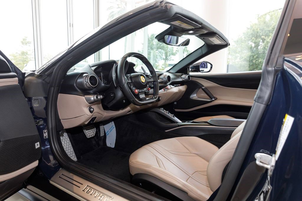 Used 2022 Ferrari 812 GTS RWD image 10