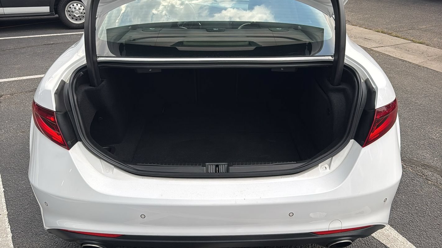 Used 2018 Alfa Romeo Giulia AWD image 15