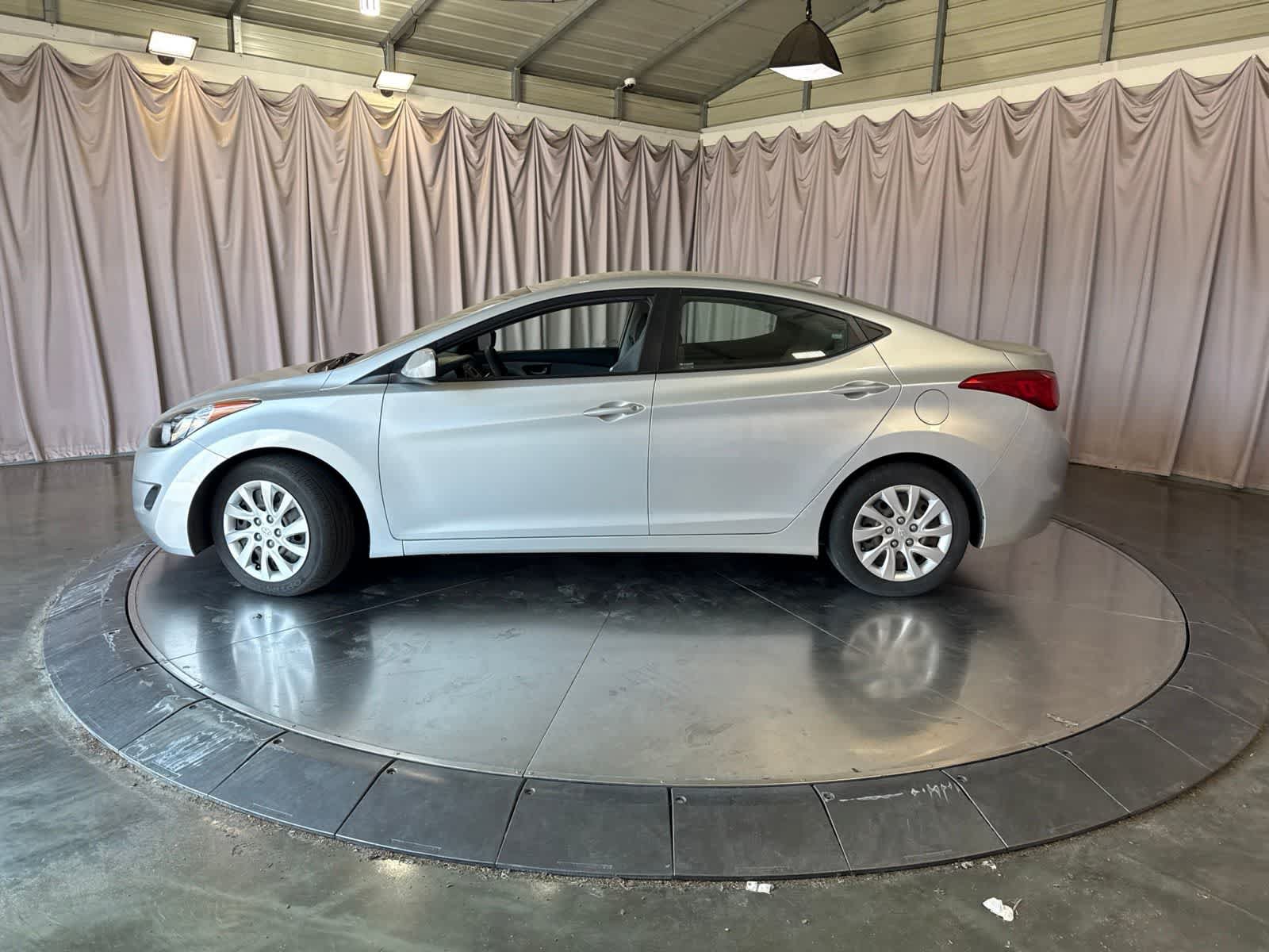 Used 2012 Hyundai Elantra GLS FWD image 6