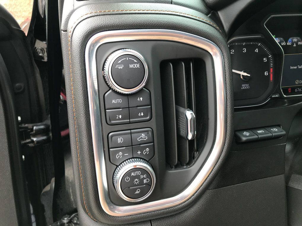 Used 2021 GMC Sierra 1500 AT4 w/ AT4 Value Package AWD/4WD image 16