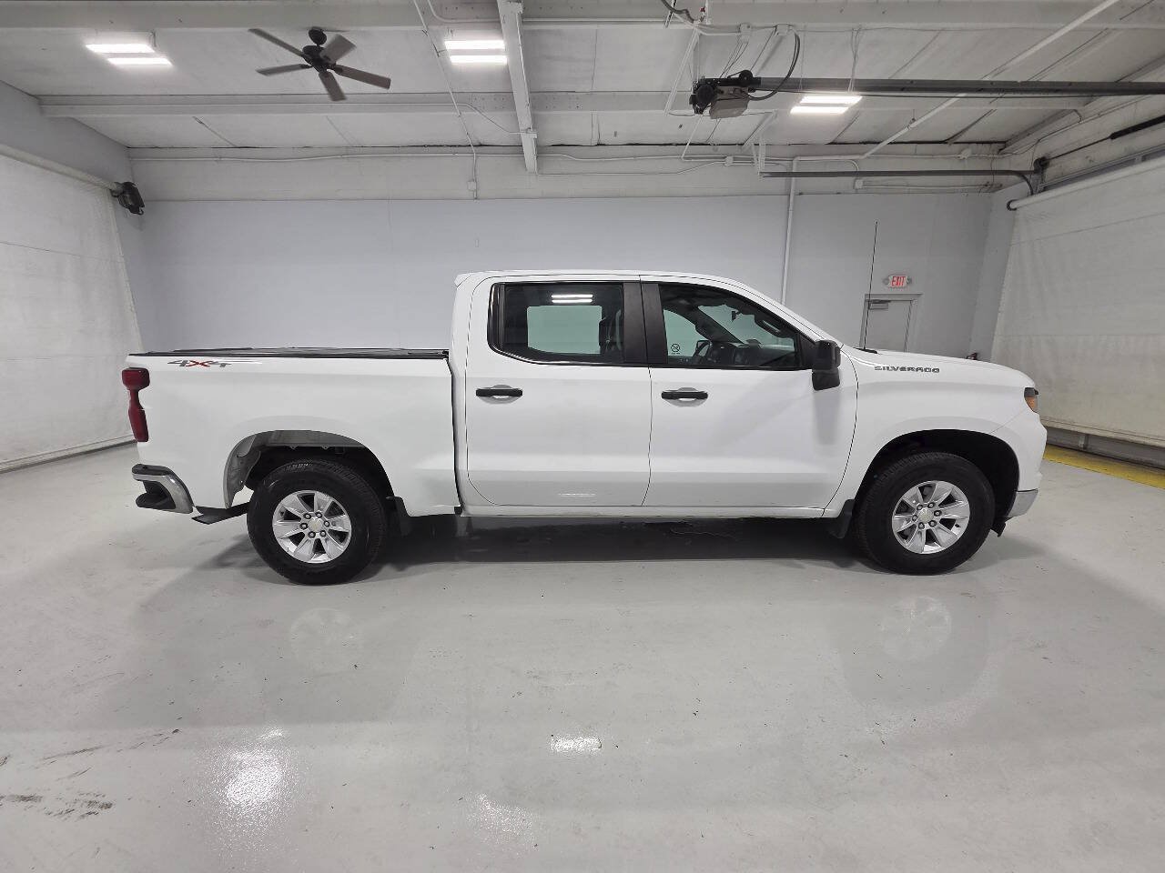 Used 2022 Chevrolet Silverado 1500 W/T w/ Trailering Package AWD/4WD image 11