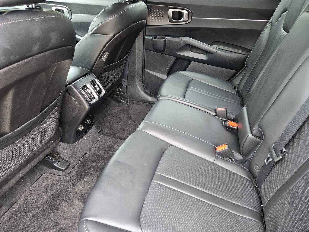 Certified 2023 Kia Sorento S FWD image 28