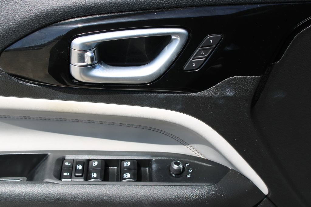 Used 2023 Jeep Compass Limited w/ Elite Group image 33
