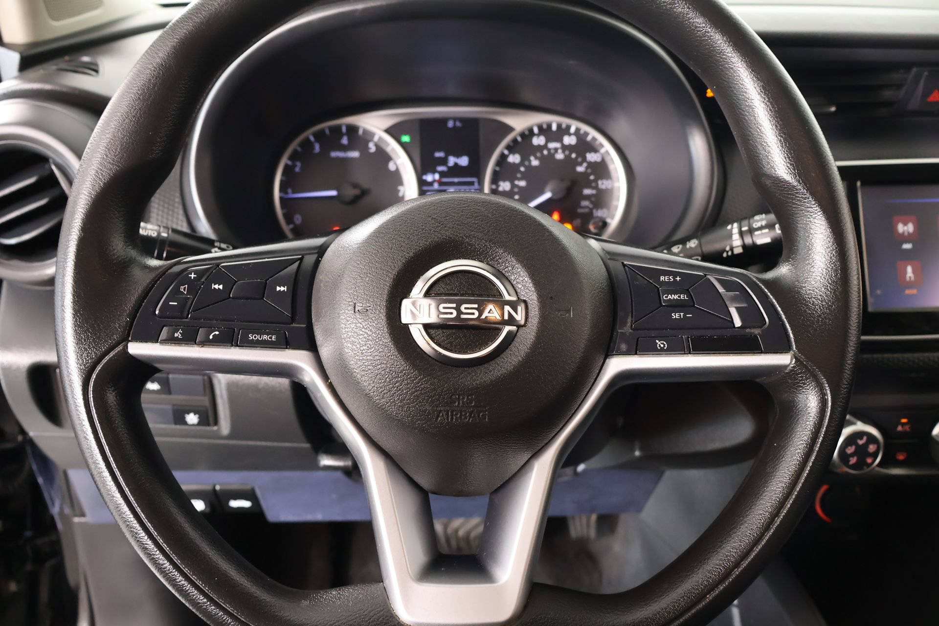 Used 2022 Nissan Kicks S FWD image 3