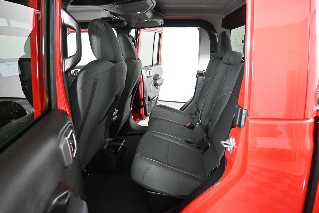 Used 2025 Jeep Gladiator Sport image 16