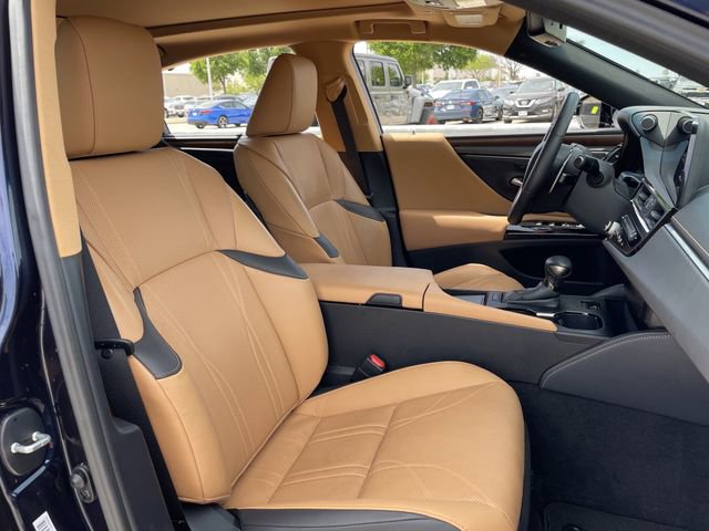 Used 2025 Lexus ES 350 Ultra Luxury w/ Accessory Package (Z2) image 27
