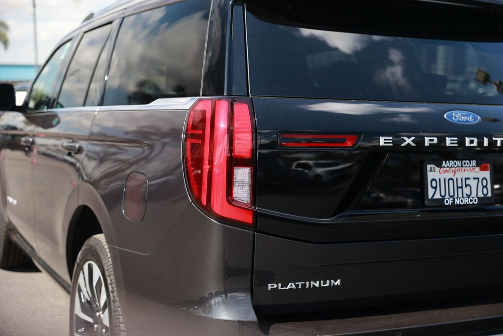 Used 2025 Ford Expedition Platinum w/ Driver's Package image 13
