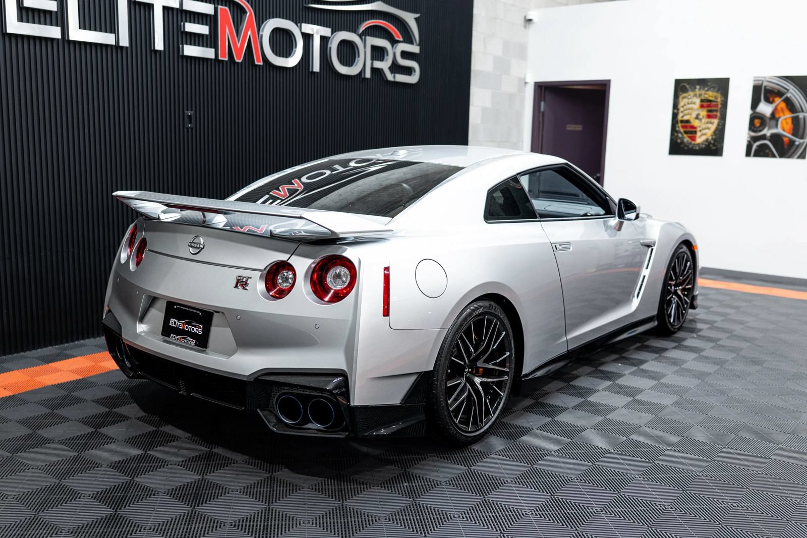 Used 2024 Nissan GT-R Premium w/ Floor Mat Package AWD/4WD image 18