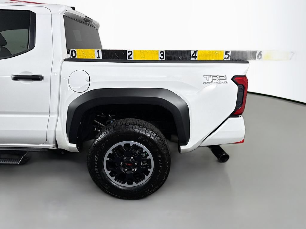 Used 2025 Toyota Tacoma TRD Off-Road AWD/4WD image 15