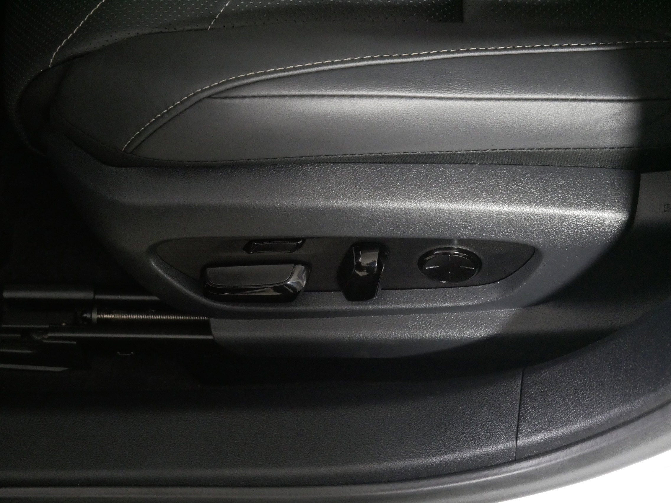 Used 2023 Lexus ES 350 Ultra Luxury w/ Accessory Package (Z1) image 20