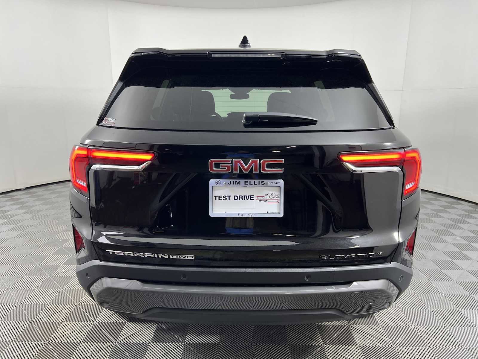Used 2025 GMC Terrain Elevation AWD/4WD image 16