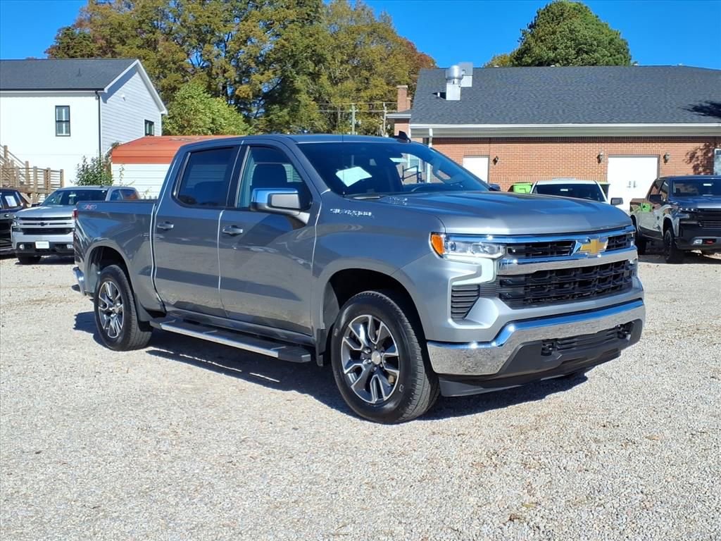 Used 2025 Chevrolet Silverado 1500 LT image 1