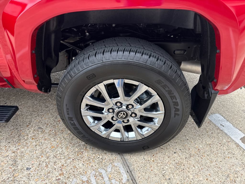 Used 2025 Toyota Tacoma Limited AWD/4WD image 34