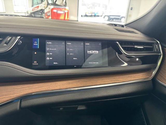 Used 2023 Jeep Grand Cherokee Summit w/ Luxury Tech Group V AWD/4WD image 48