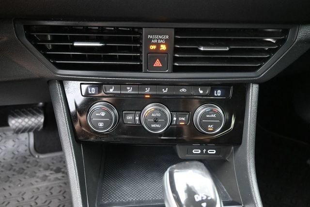 Used 2023 Volkswagen Jetta SE FWD image 28