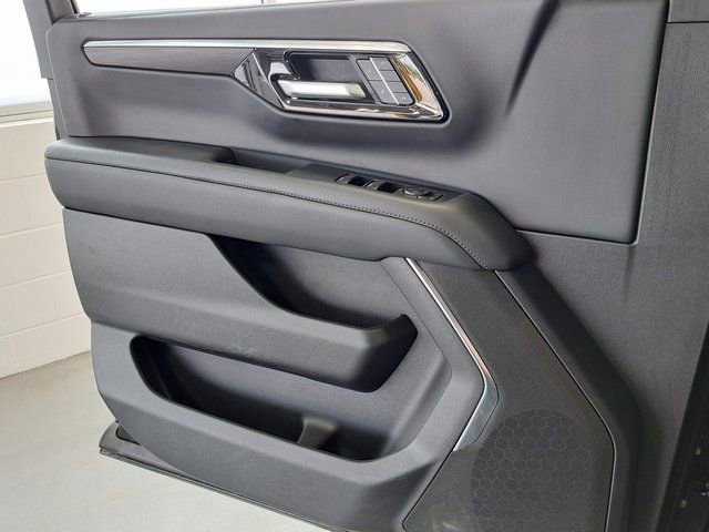Used 2025 Chevrolet Tahoe LT AWD/4WD image 22