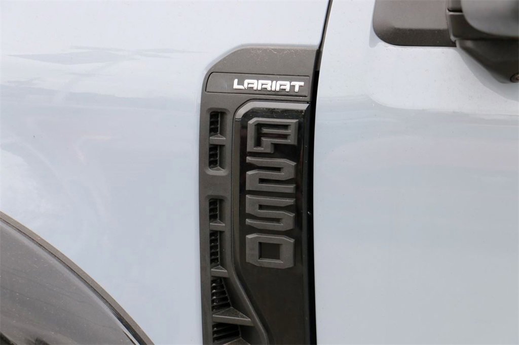 New 2026 Ford F250 Lariat w/ Black Appearance Package image 11