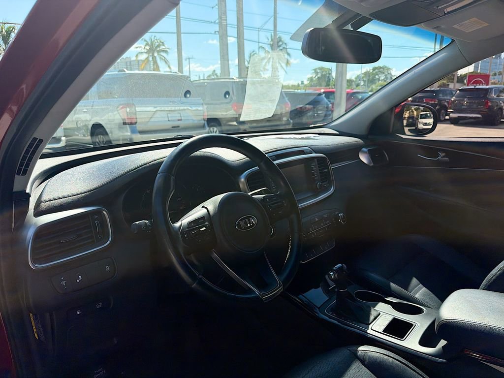 Used 2018 Kia Sorento EX image 2