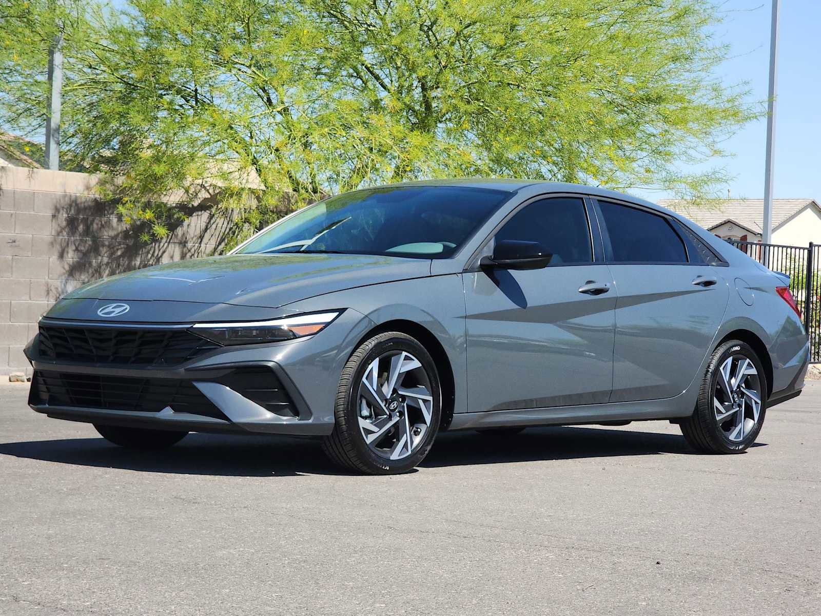 Used 2025 Hyundai Elantra Sport image 24