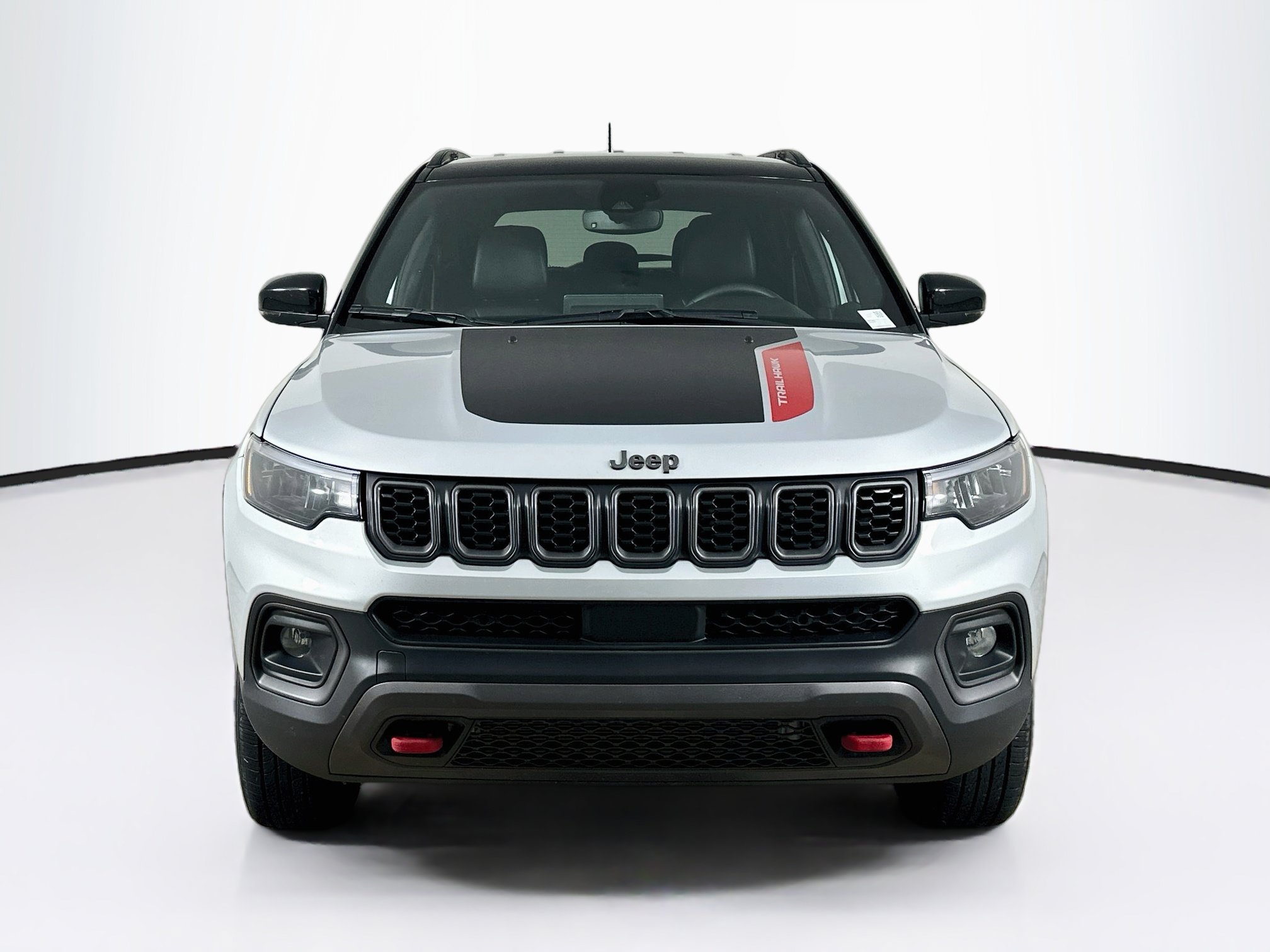 Used 2025 Jeep Compass Trailhawk AWD/4WD image 2