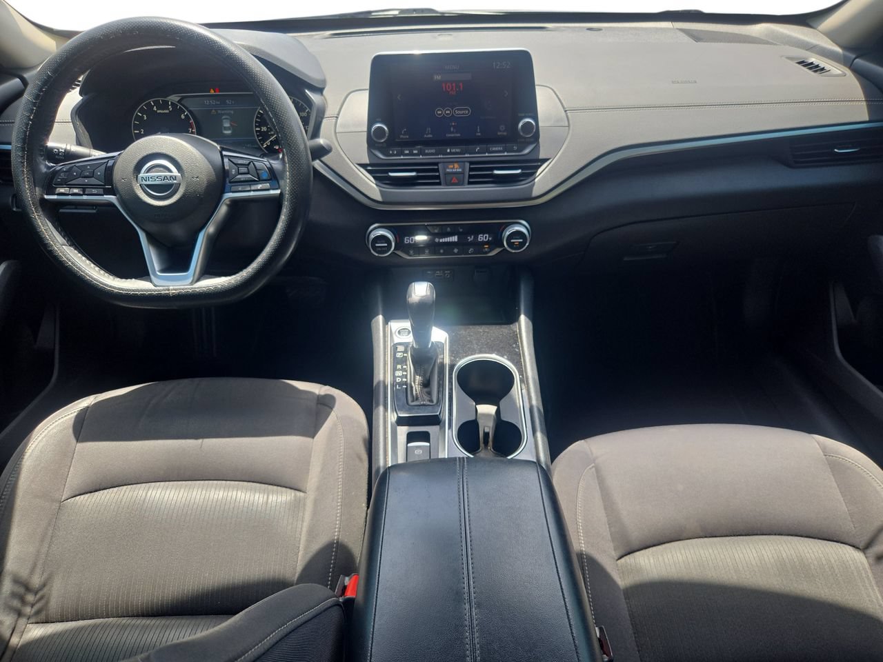 Used 2020 Nissan Altima 2.5 SV FWD image 9