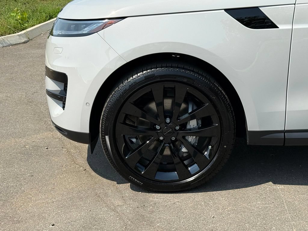 New 2026 Land Rover Range Rover Sport SE AWD/4WD image 9