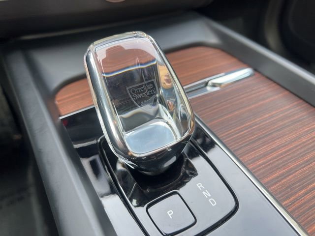 Certified 2023 Volvo XC60 B6 Ultimate w/ Protection Package Premier image 39