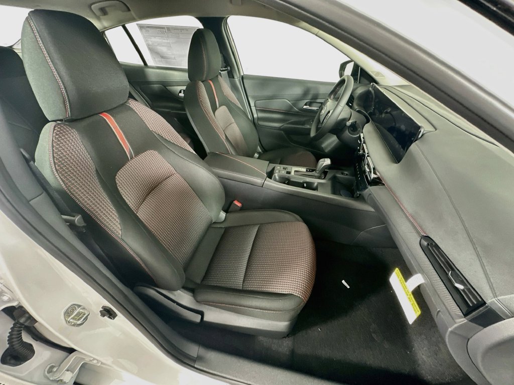 New 2027 Nissan Sentra SR w/ Floor Mat Package FWD image 33