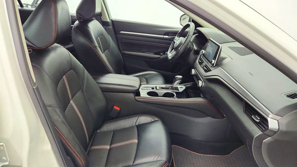 Used 2023 Nissan Altima 2.5 SR image 23