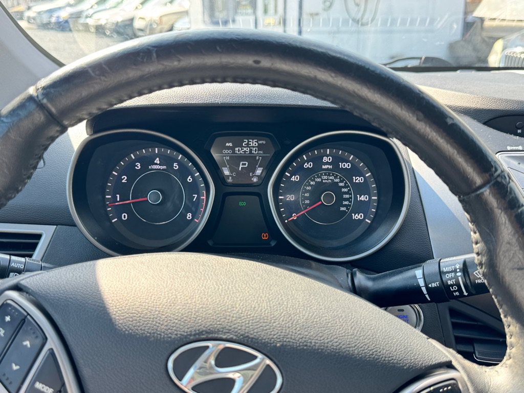 Used 2013 Hyundai Elantra Limited w/ Technology Pkg FWD image 9
