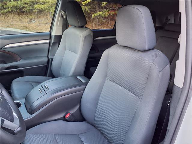 Used 2019 Toyota Highlander LE image 13