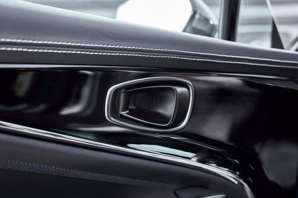 Used 2025 Aston Martin DBX 707 image 32