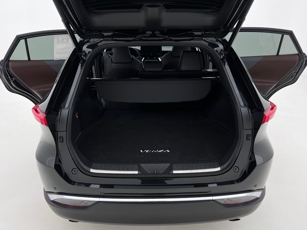 Used 2022 Toyota Venza Limited w/ Advanced Technology Package image 24