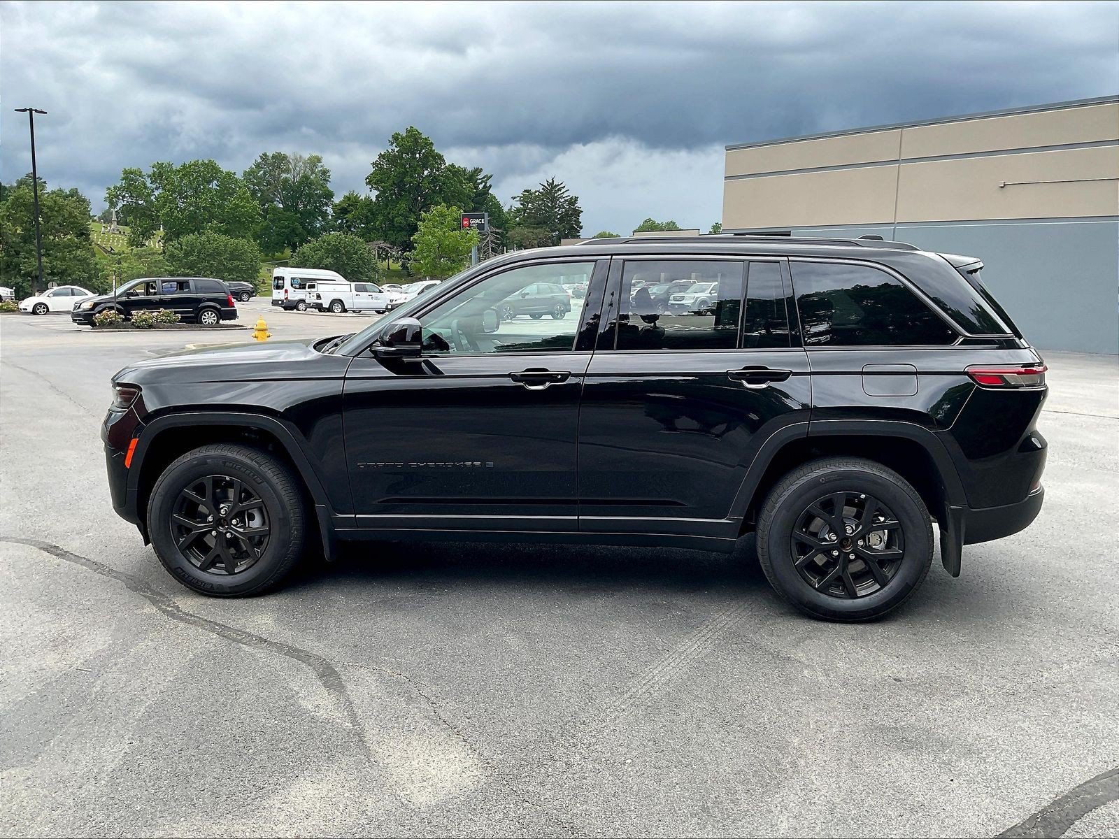 New 2026 Jeep Grand Cherokee Altitude AWD/4WD image 20