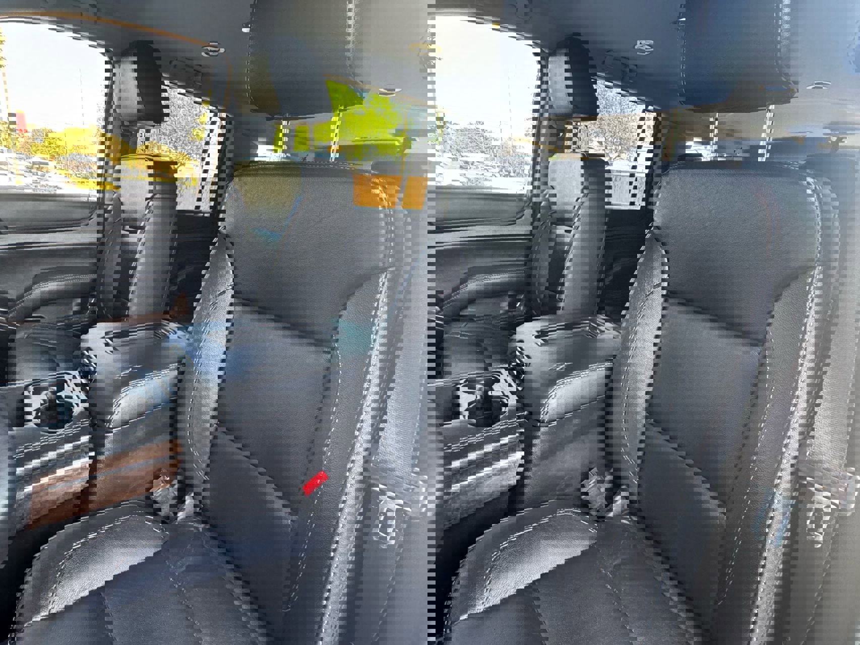 Used 2018 Chevrolet Suburban LT image 24