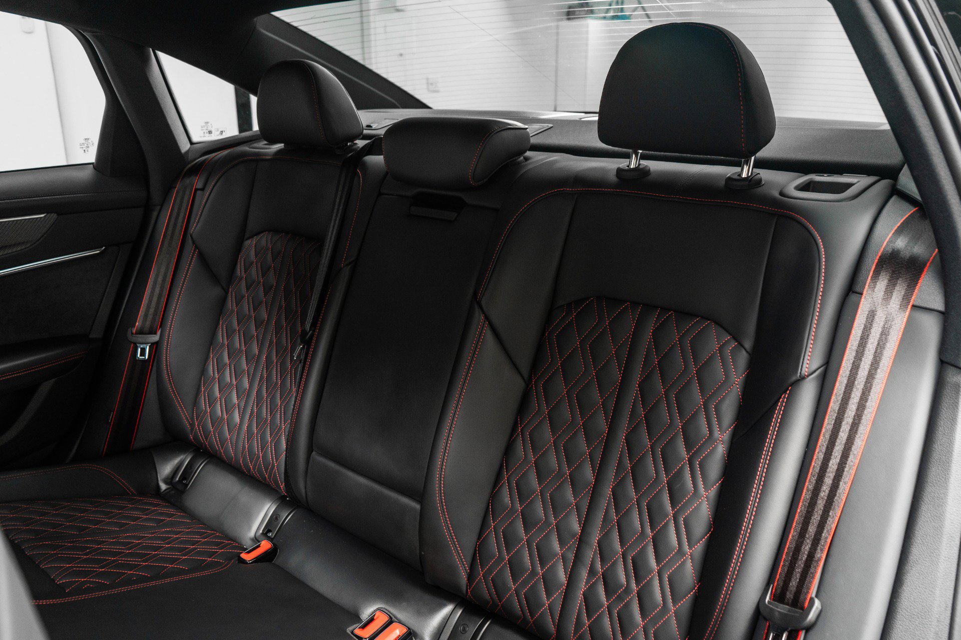 Used 2025 Audi S6 Premium Plus w/ Premium Plus Package image 16