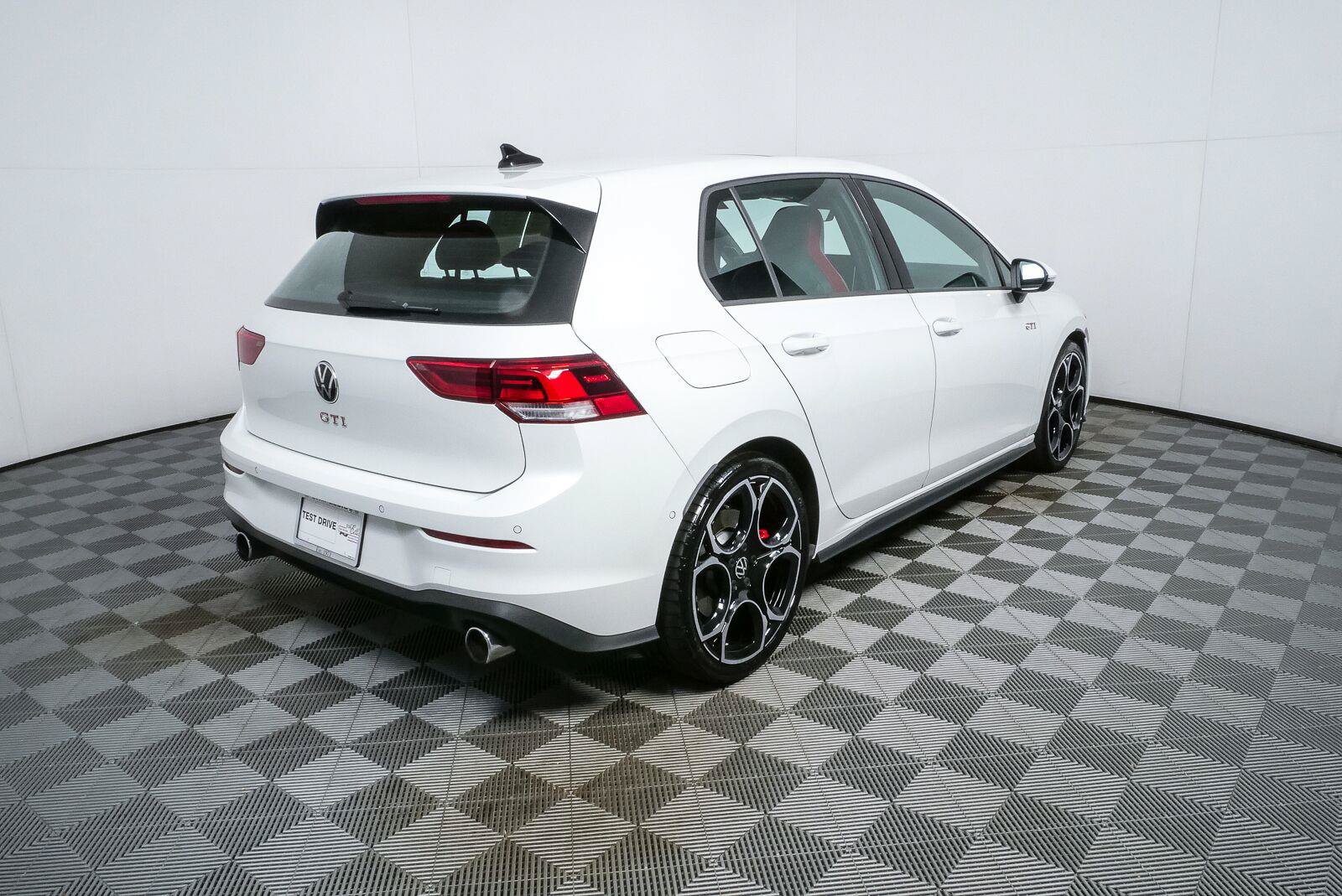 Certified 2025 Volkswagen GTI Autobahn FWD image 7