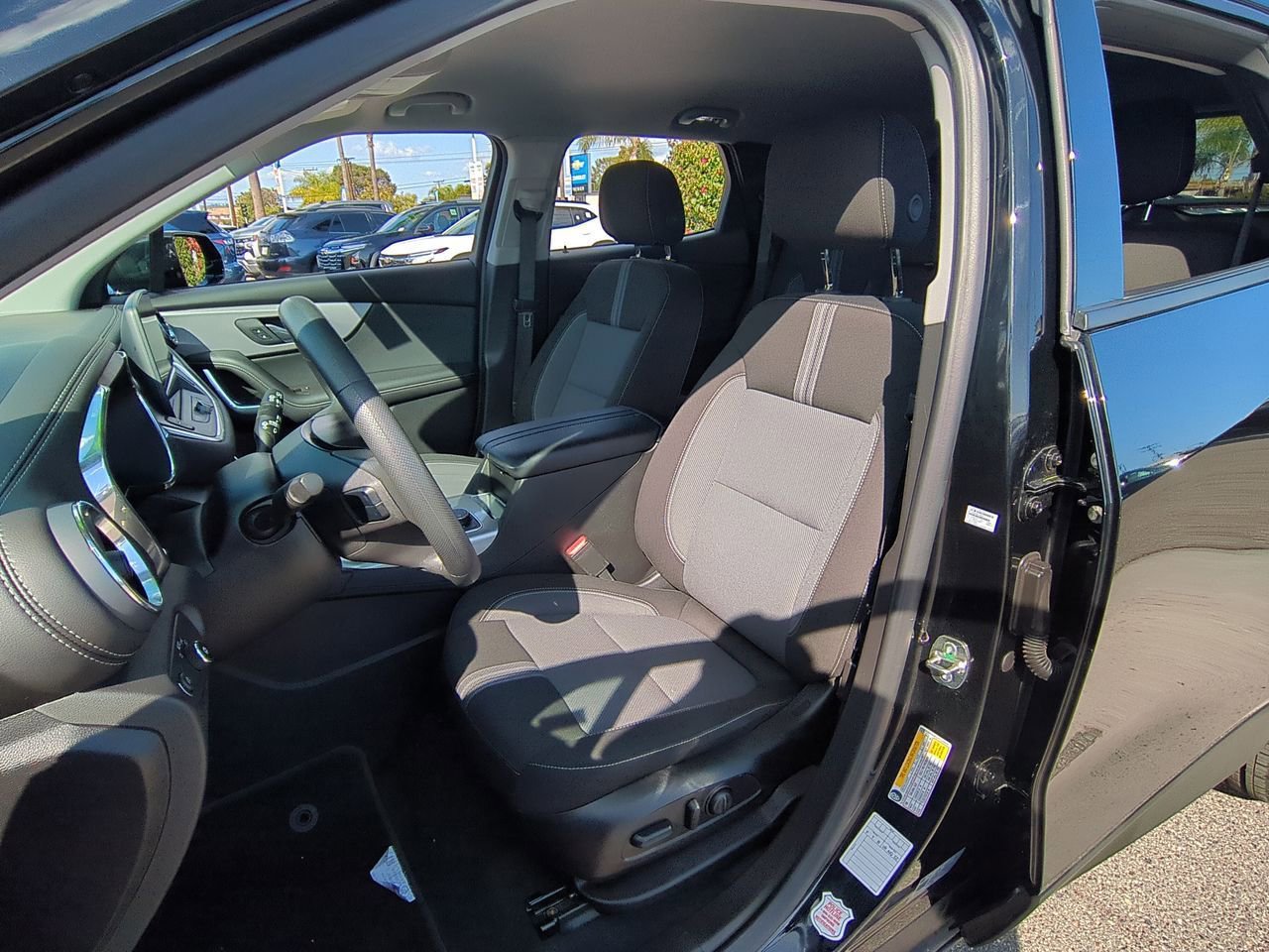 Certified 2025 Chevrolet Blazer LT AWD/4WD image 18