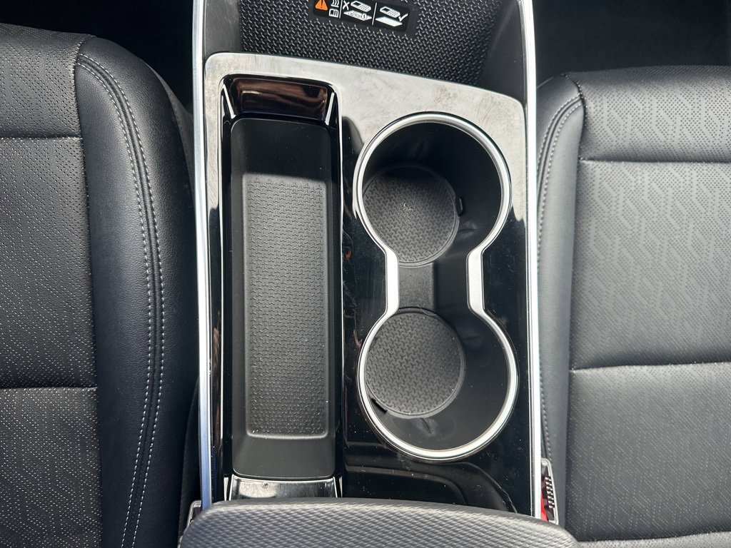 Used 2025 Chevrolet Equinox LT w/ Convenience Package II image 6