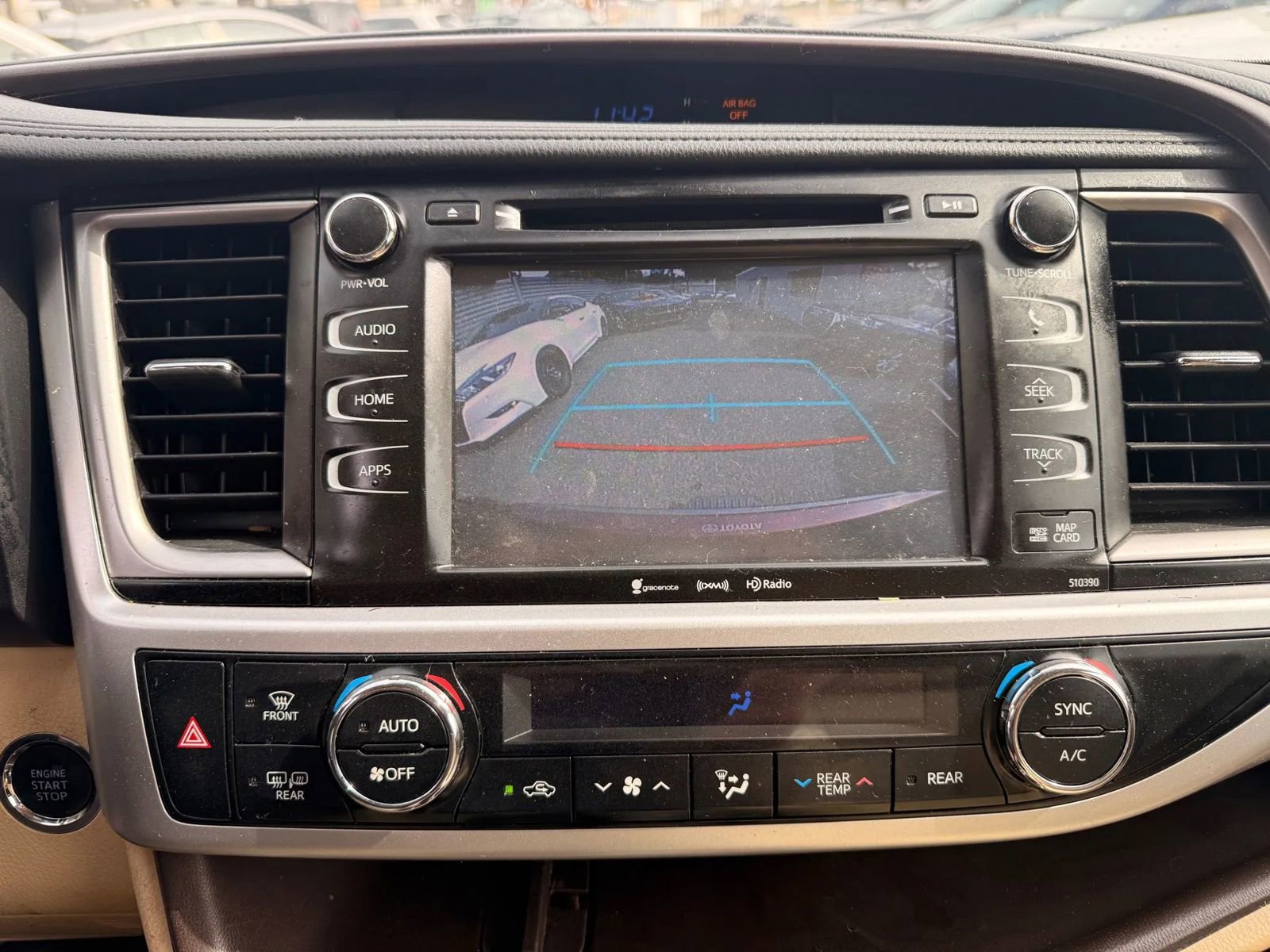 Used 2019 Toyota Highlander XLE image 20