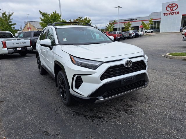 New 2025 Toyota RAV4 SE image 4
