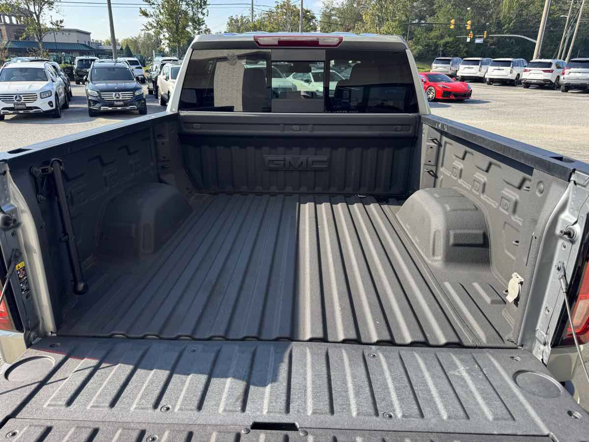 Used 2024 GMC Sierra 1500 SLT w/ SLT Premium Plus Package AWD/4WD image 28