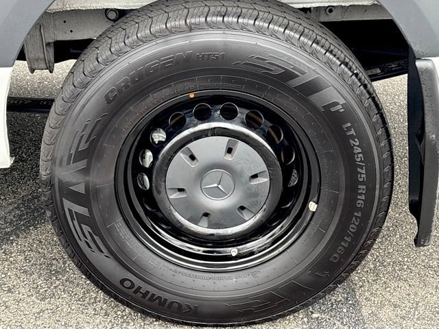 Used 2025 Mercedes-Benz Sprinter 2500 image 36