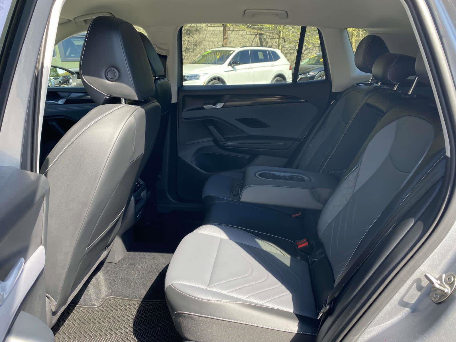 Certified 2025 Volkswagen Tiguan SE AWD/4WD image 25